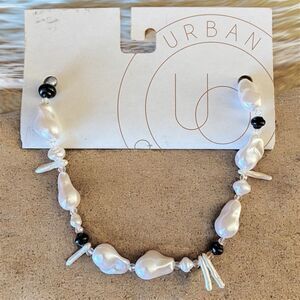 NWT New Urban Outfitters (OU) Pearl & Black Beaded Necklace Ocean Beach Hawaii